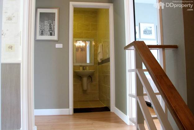 Golden Town On Nut  Pattanakarn  